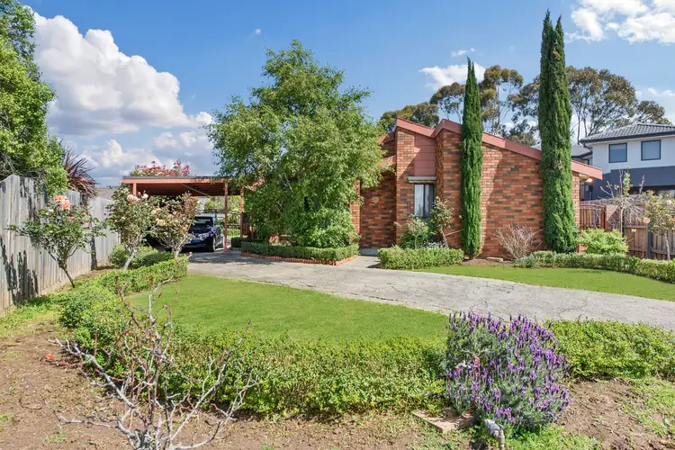 15 Greenoch Court, Keilor Downs VIC 3038
