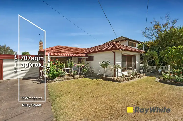 37 Riley Street, Oakleigh South VIC 3167