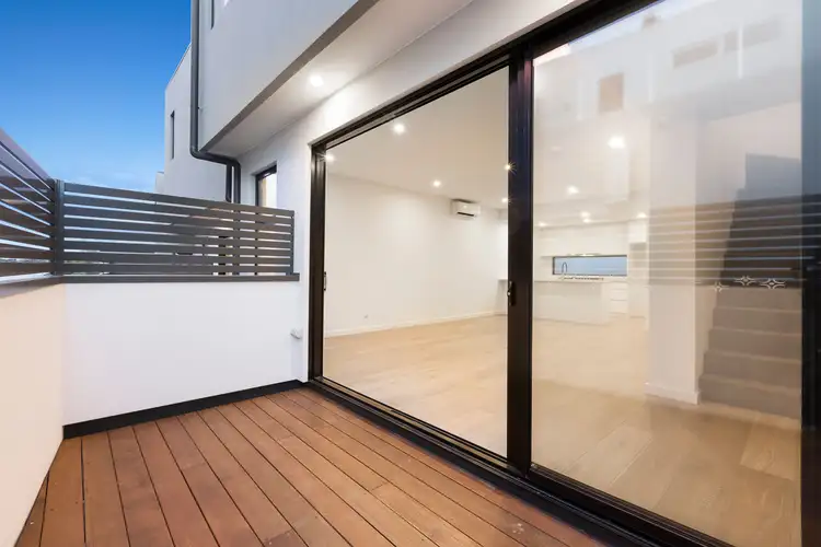 Fourth view of Homely townhouse listing, 2/18 Nepean Highway, Seaford VIC 3198