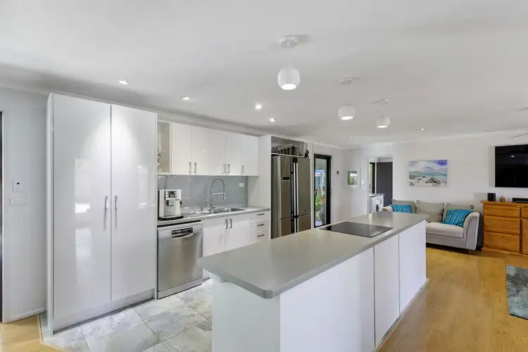 Sixth view of Homely house listing, 15 Maryanne Court, Point Vernon QLD 4655