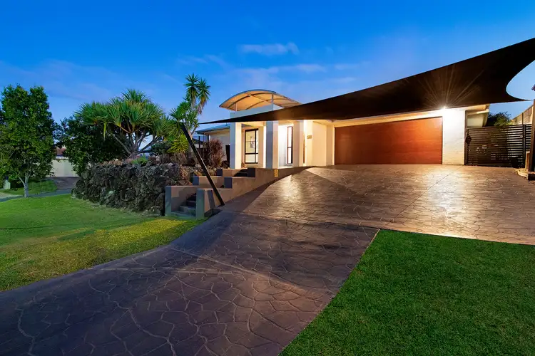 121 Crestwood Drive, Molendinar QLD 4214