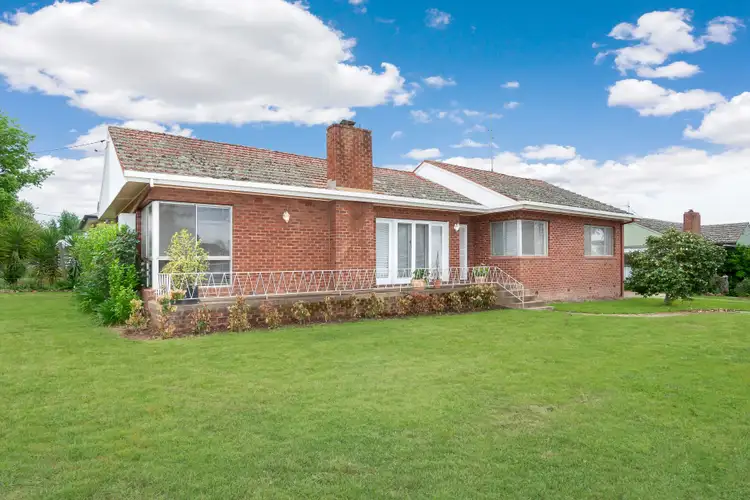 141 Grove Street, Kooringal NSW 2650