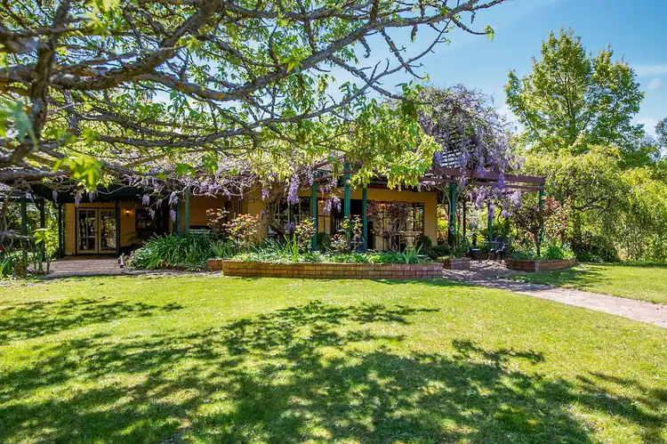 16 Willow Lake Drive, Macs Cove VIC 3723