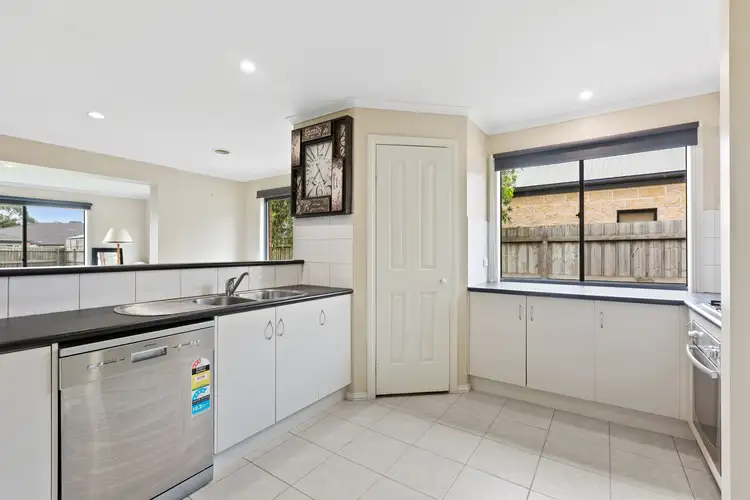 Fifth view of Homely house listing, 35 Edinburgh Drive, Skye VIC 3977