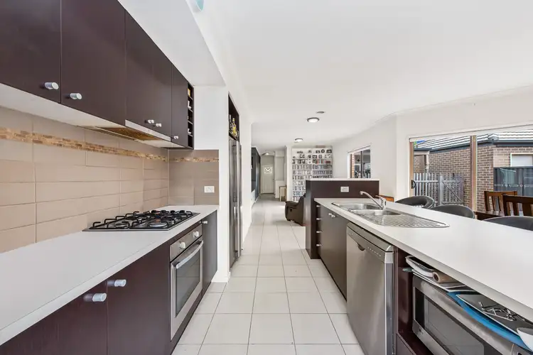 4 Fairchild Place, Pakenham VIC 3810