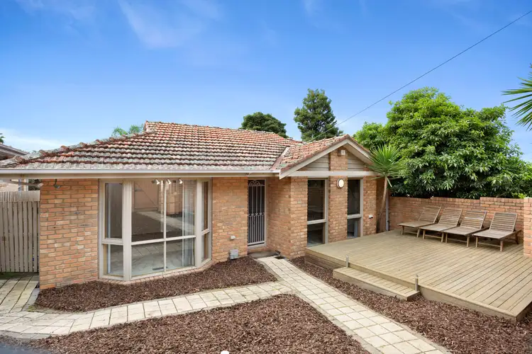 Main view of Homely house listing, 2/121 Yallambie Road, Macleod VIC 3085