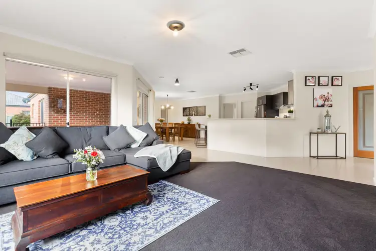Fifth view of Homely house listing, 8 Charolais Court, Pakenham VIC 3810