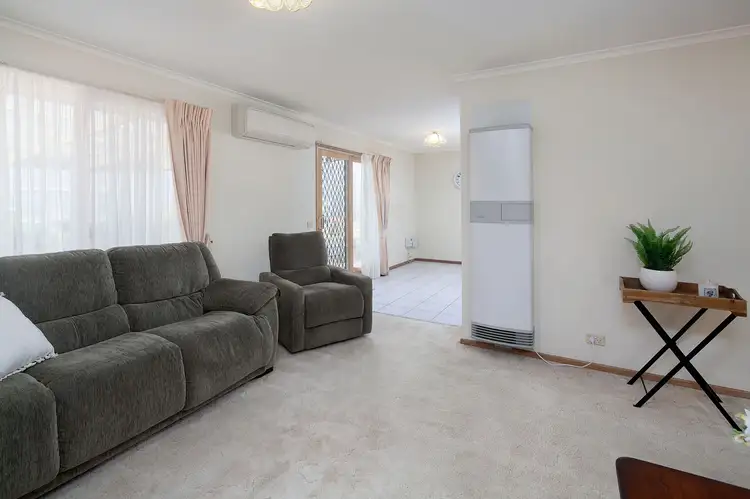 Fourth view of Homely unit listing, 2/27 Wahgunyah Crescent, Langwarrin VIC 3910