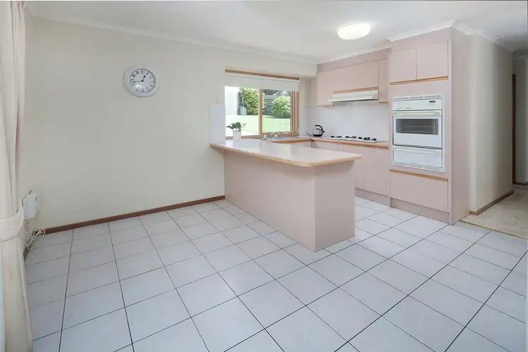 Fifth view of Homely unit listing, 2/27 Wahgunyah Crescent, Langwarrin VIC 3910