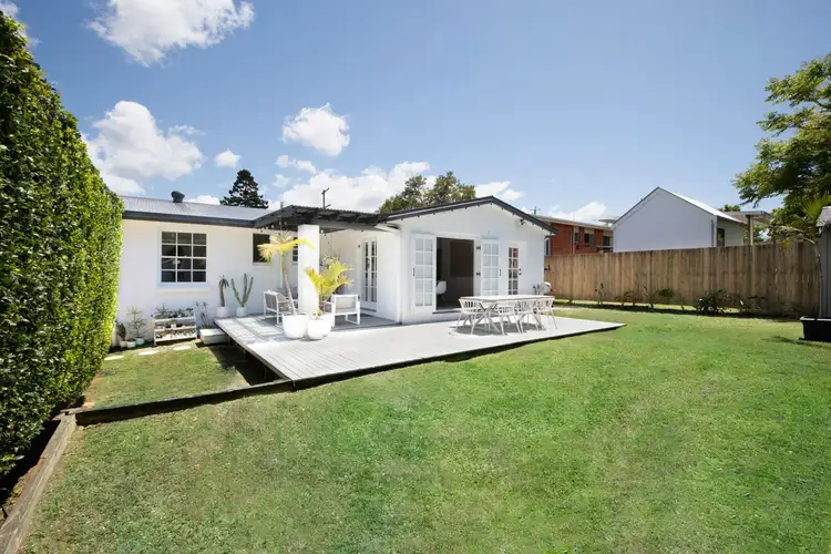 5 Ewan Street, Southport QLD 4215
