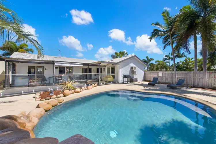1 Donostia Crescent, Bushland Beach QLD 4818
