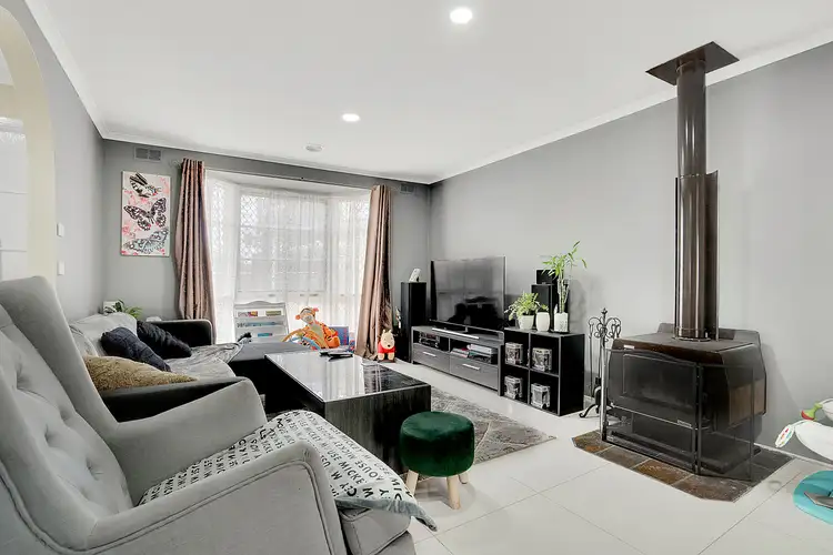 Fifth view of Homely house listing, 5 Renwick Close, Craigieburn VIC 3064