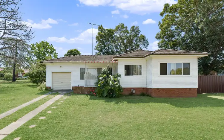 16 Caley Street, Bradbury NSW 2560