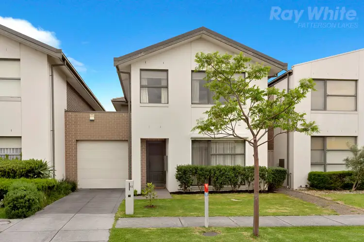 42 Dresden Drive, Waterways VIC 3195