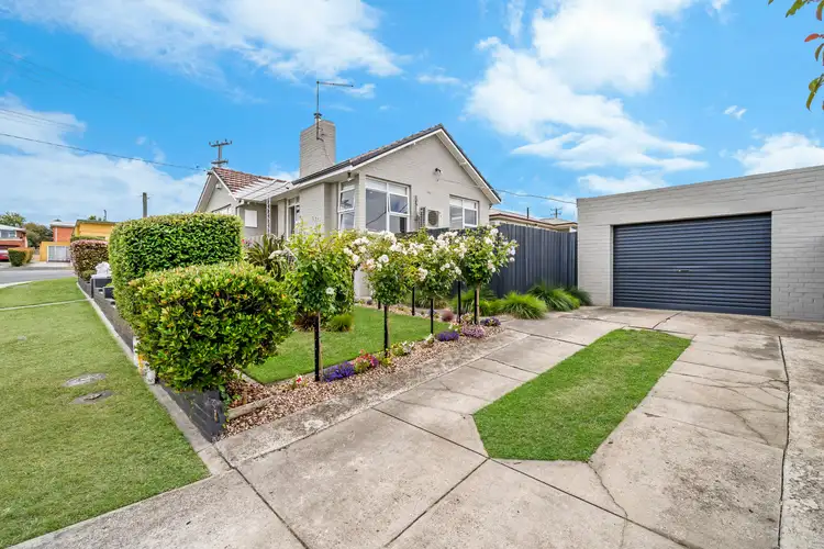 2 Paringa Avenue, Newnham TAS 7248