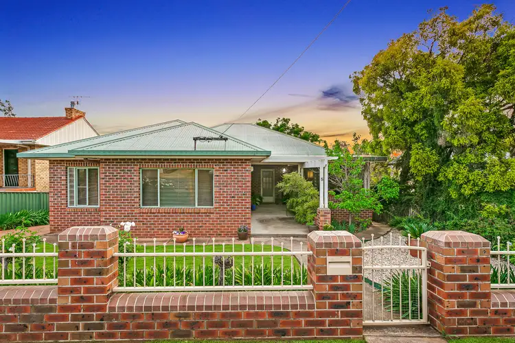 Main view of Homely house listing, 5 Douglas Avenue, Tamworth NSW 2340