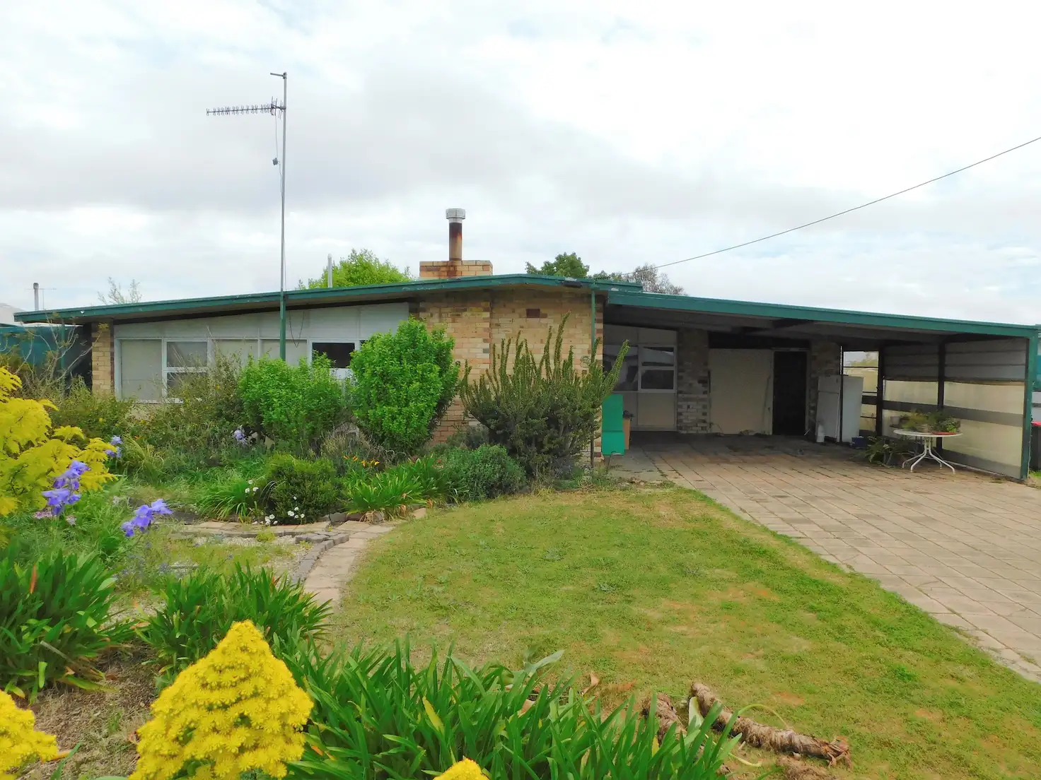 Main view of Homely house listing, 8 Dunn Street, Bordertown SA 5268