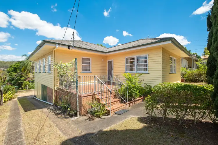 43 Albert Street, Holland Park West QLD 4121