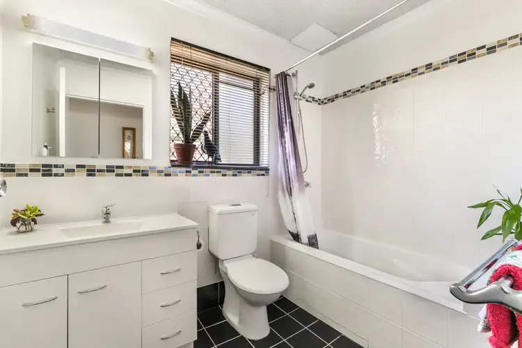 Fifth view of Homely unit listing, 2/32 Beatrice Street, Taringa QLD 4068
