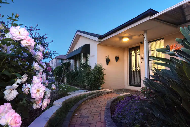 1 Sandalwood Close, Casula NSW 2170