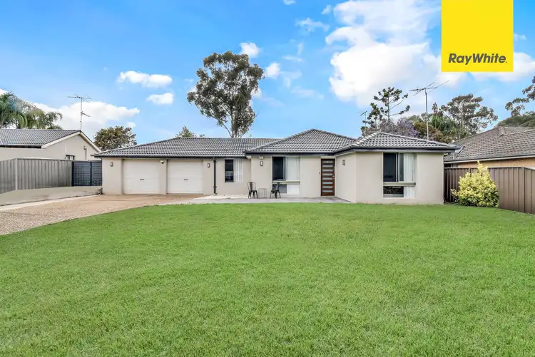 18 Shakespeare Drive, St Clair NSW 2759