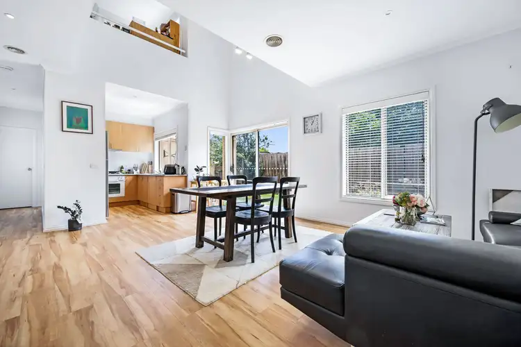 2/1 Bletchley Road, Hughesdale VIC 3166