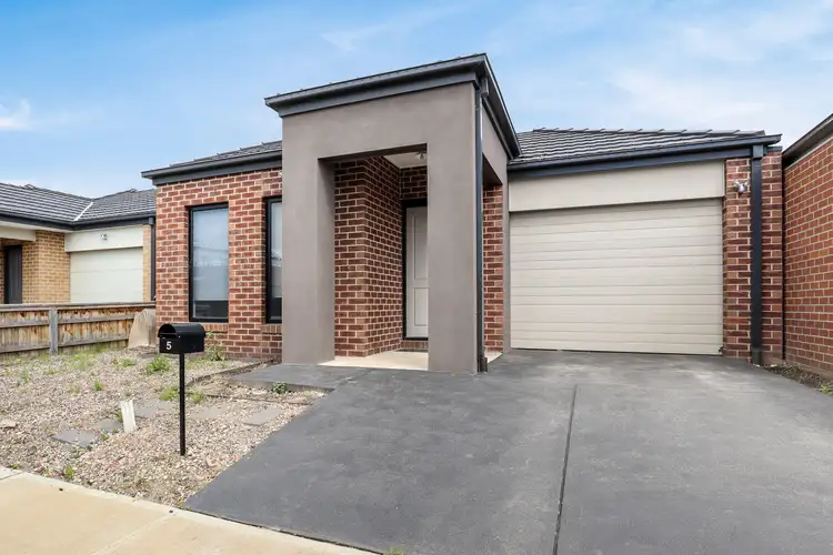 5 Newbury Street, Pakenham VIC 3810