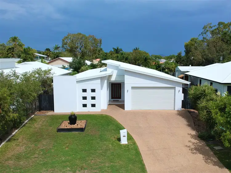 369 Garland Road, Bushland Beach QLD 4818