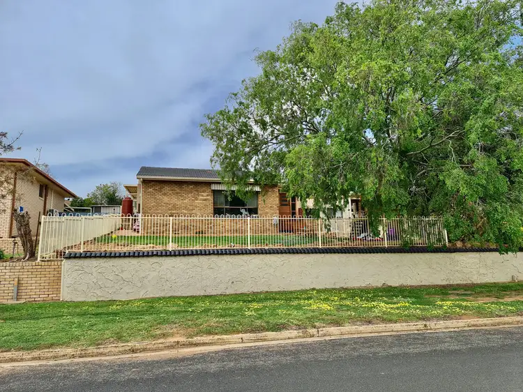 73 East Street, Parkes NSW 2870