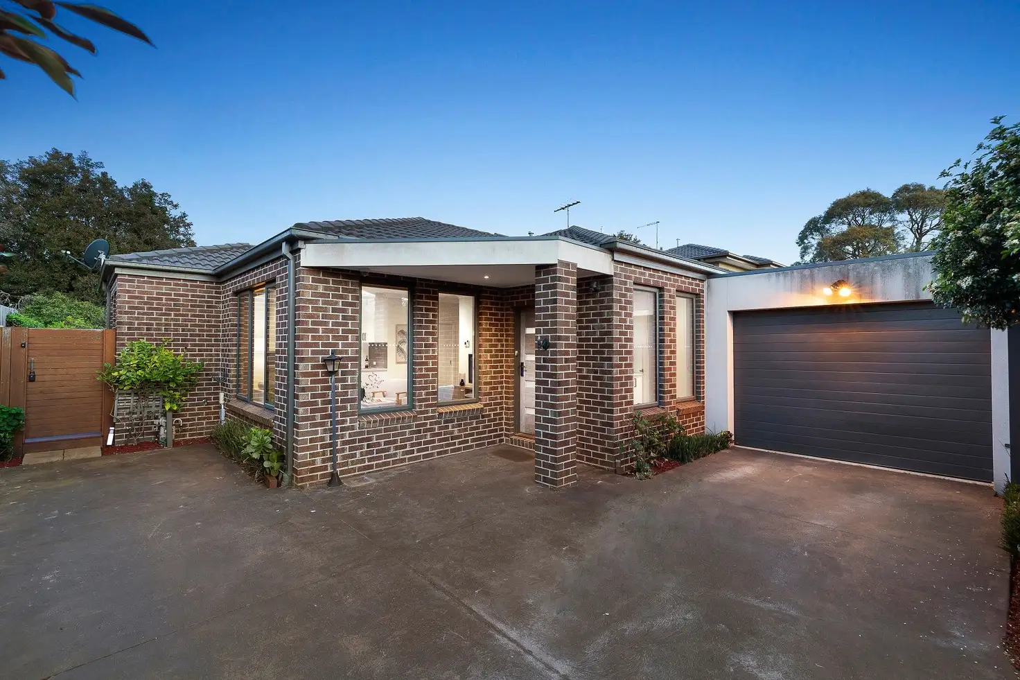 Main view of Homely townhouse listing, 2/121 Rooks Road, Nunawading VIC 3131