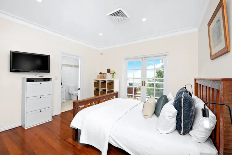 Sixth view of Homely house listing, 9 The Redoubt, Castlecrag NSW 2068