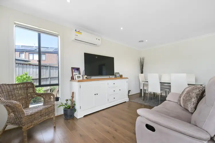 Fifth view of Homely house listing, 8 Comet Chase, Narre Warren South VIC 3805