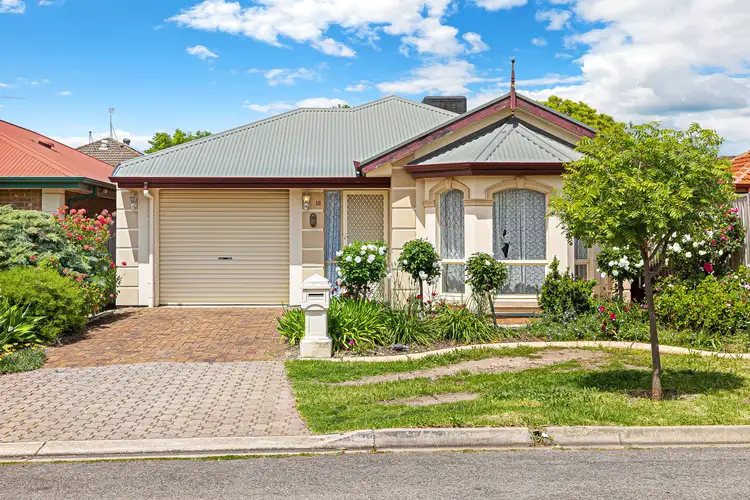 18 Farnborough Street, Oakden SA 5086