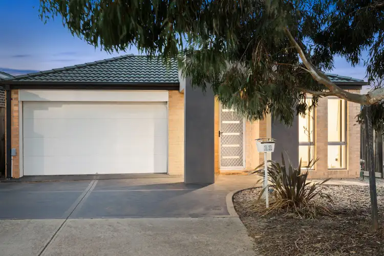 11 McKenna Place, Pakenham VIC 3810