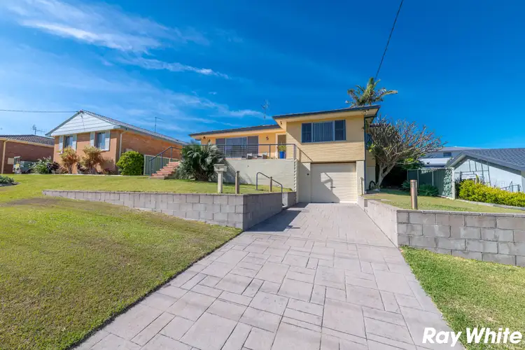 6 Lake vista Crescent, Forster NSW 2428