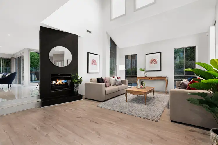 4 Orlando Close, Wantirna South VIC 3152
