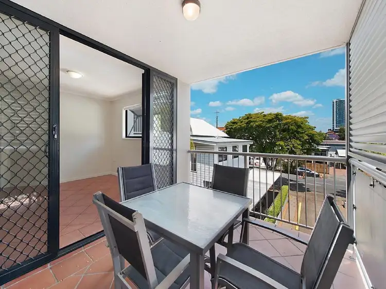 Main view of Homely apartment listing, 14/106 Linton Street, Kangaroo Point QLD 4169
