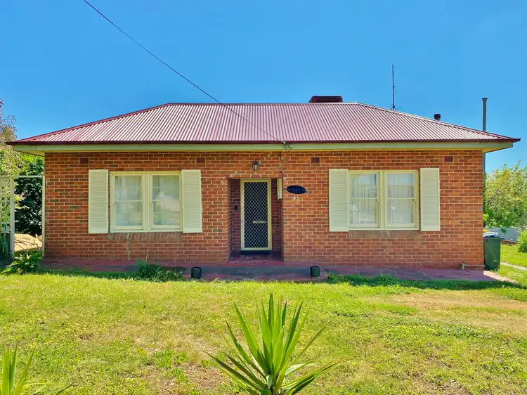 49 Allanan Street, Young NSW 2594