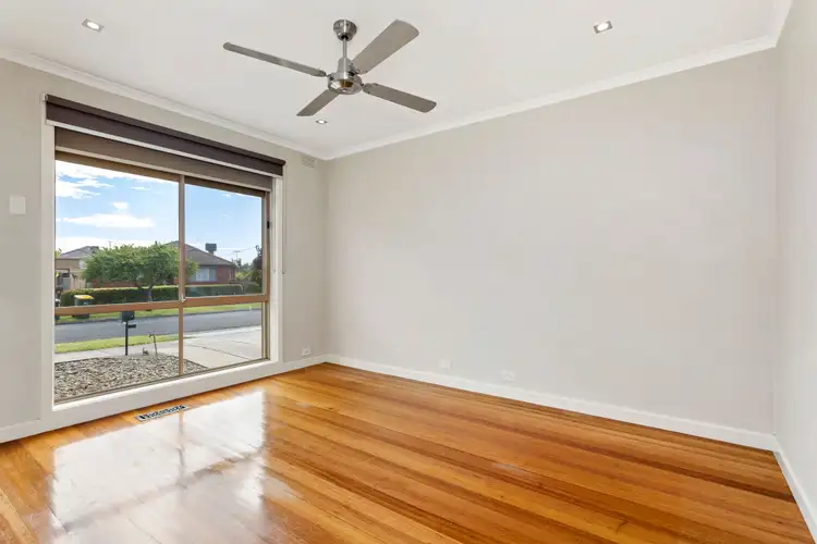 Sixth view of Homely house listing, 19 Dallas Drive, Lalor VIC 3075