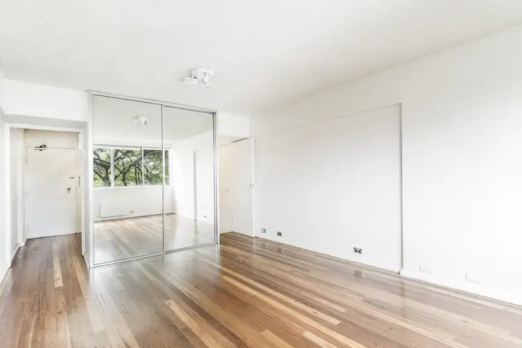 Third view of Homely studio listing, 37/68 Roslyn Gardens, Elizabeth Bay NSW 2011