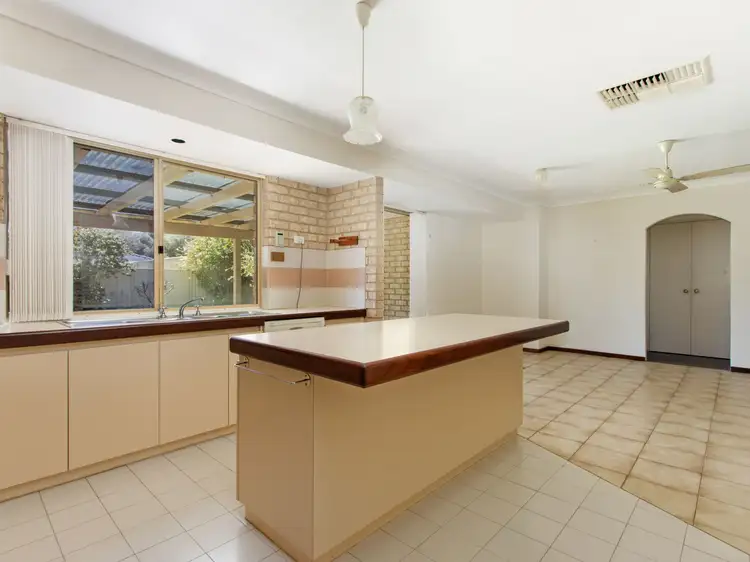 Fifth view of Homely house listing, 10 Adroit Court, Rockingham WA 6168