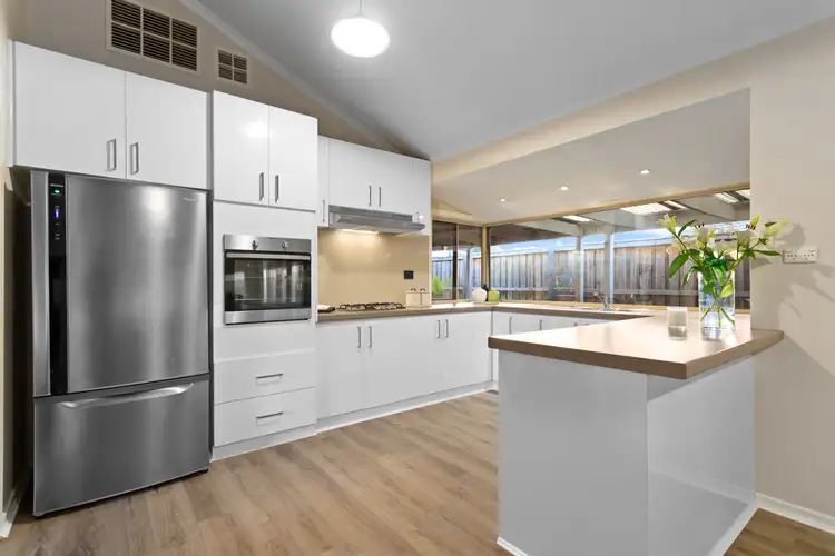 Third view of Homely house listing, 3 Bendale Court, Mill Park VIC 3082
