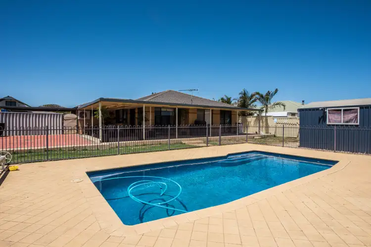 13 Half Moon Drive, Waggrakine WA 6530