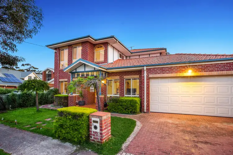 5 Hillcrest Road, Oak Park VIC 3046