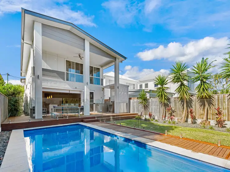 104 Malcolm Street, Hawthorne QLD 4171