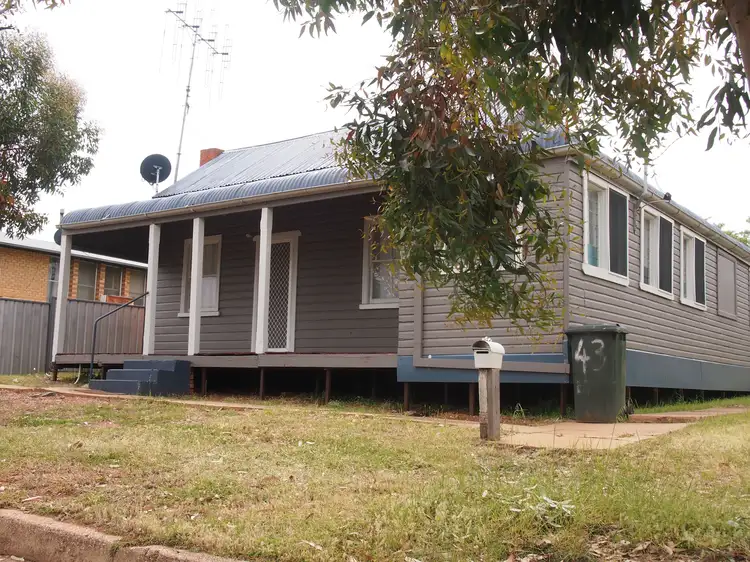13 Napier Street, Condobolin NSW 2877