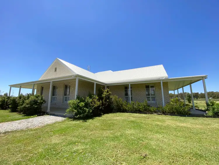 20 Wambanumba Drive, Young NSW 2594