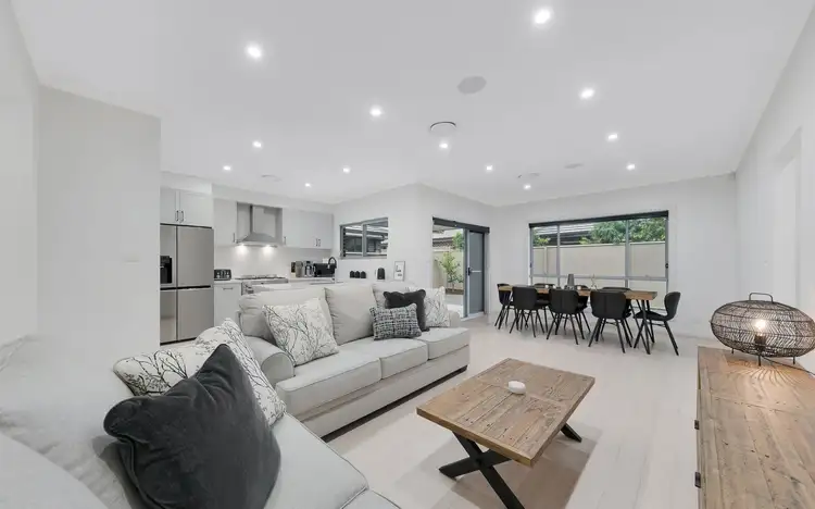 6 Silky Road, Spring Farm NSW 2570