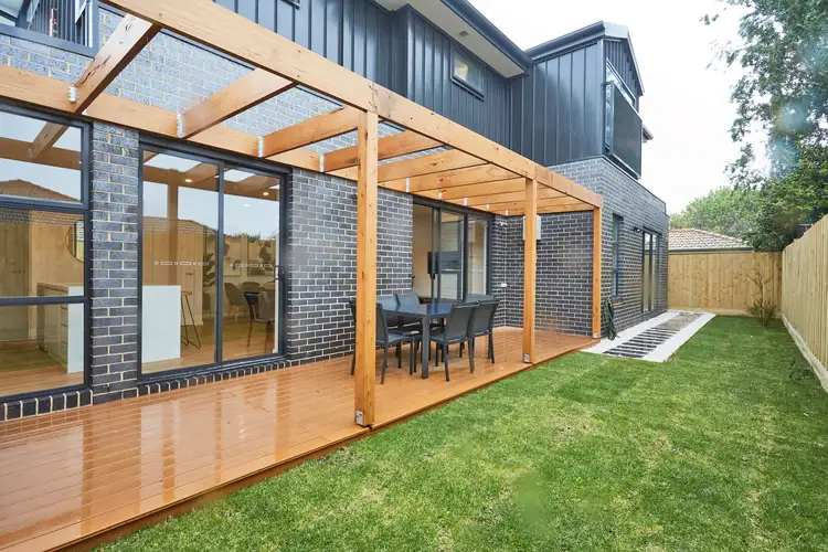 2&3/21 Golf Links Avenue, Oakleigh VIC 3166