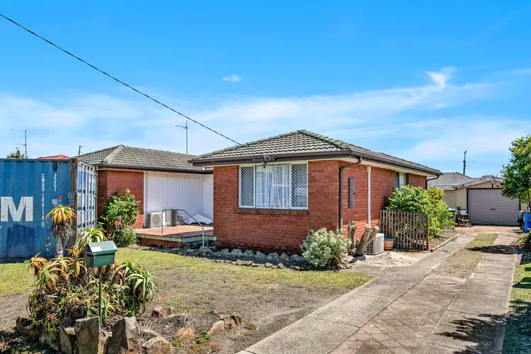30 Murrie Street, Windang NSW 2528